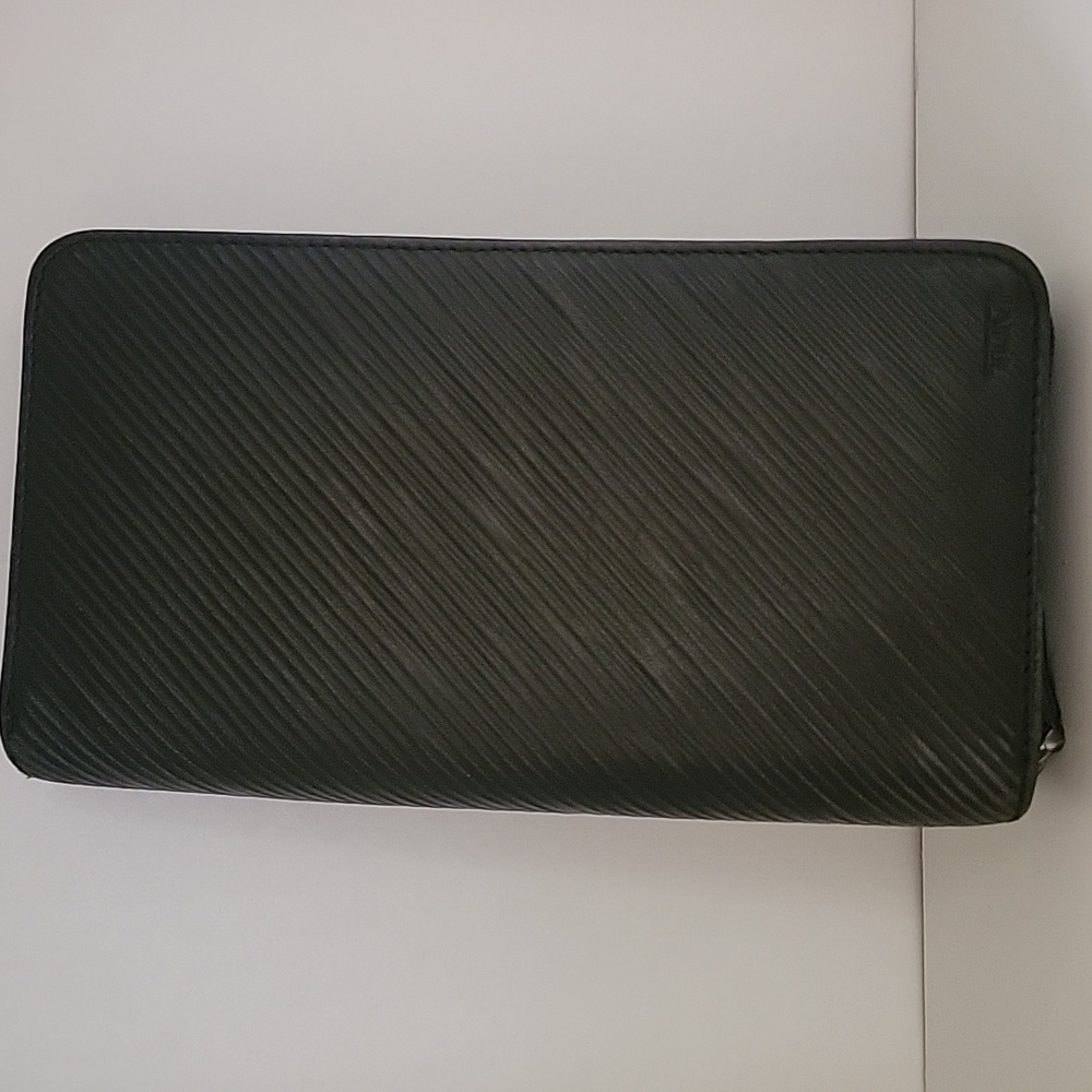 Tumi leather travel wallet
